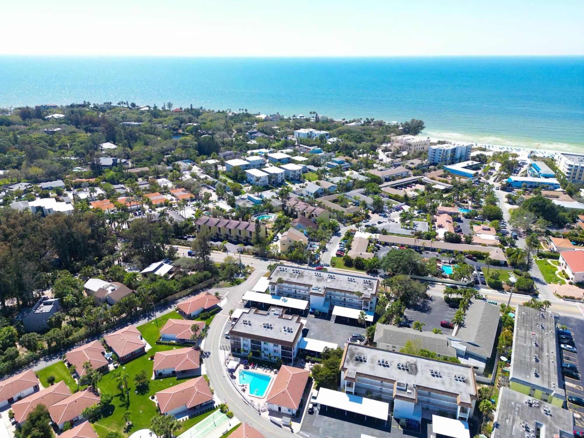 Updated Condo With Pool, Walk To Crescent Beach & Restaurants! Sarasota Exteriör bild