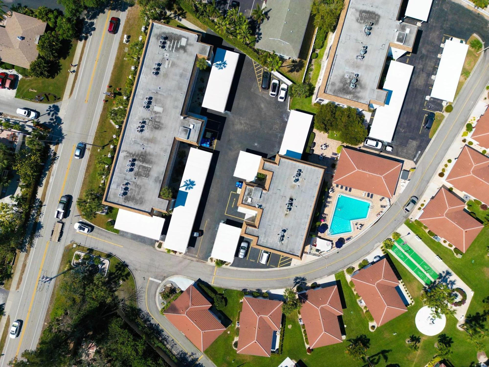 Updated Condo With Pool, Walk To Crescent Beach & Restaurants! Sarasota Exteriör bild