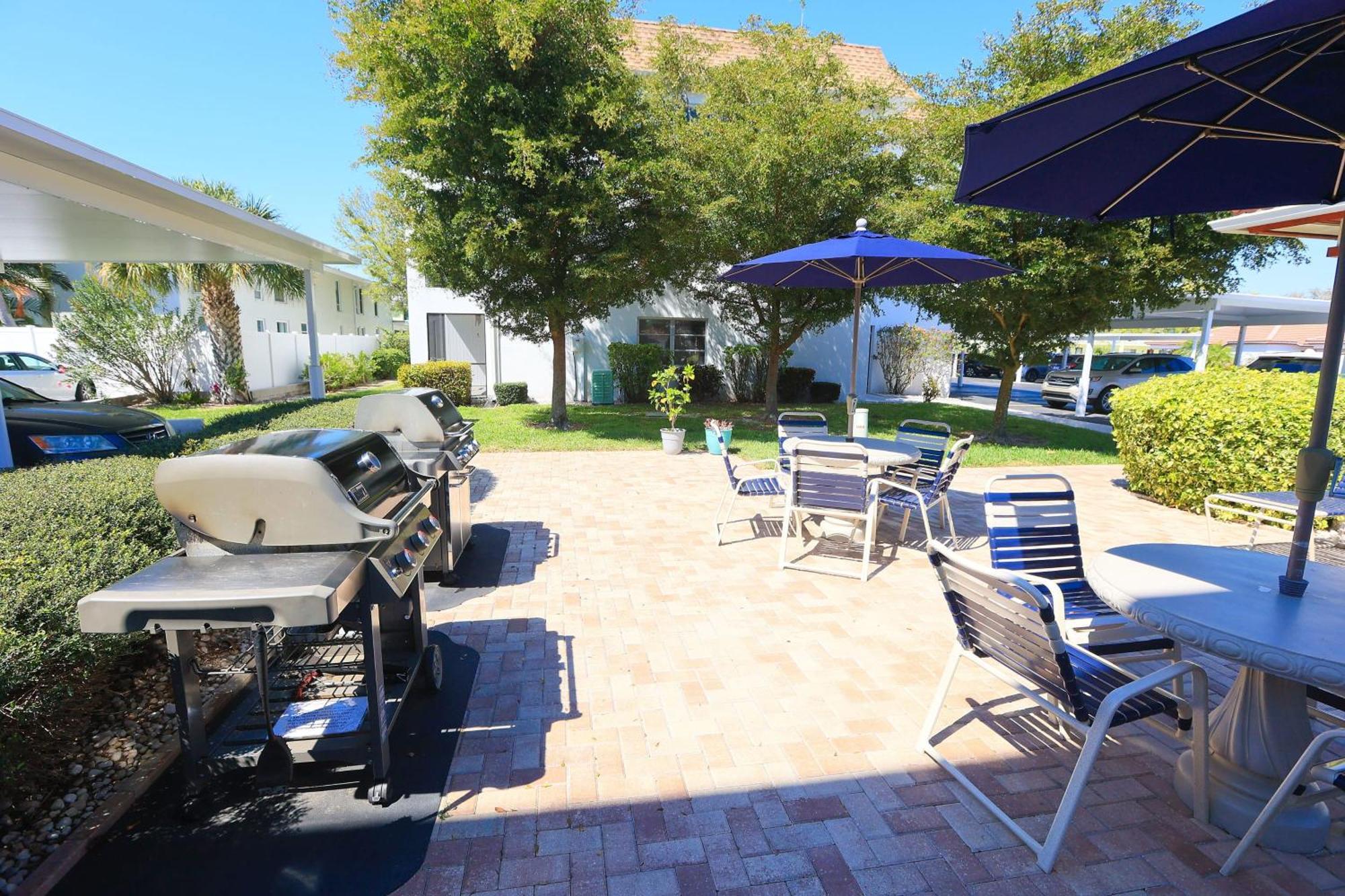 Updated Condo With Pool, Walk To Crescent Beach & Restaurants! Sarasota Exteriör bild