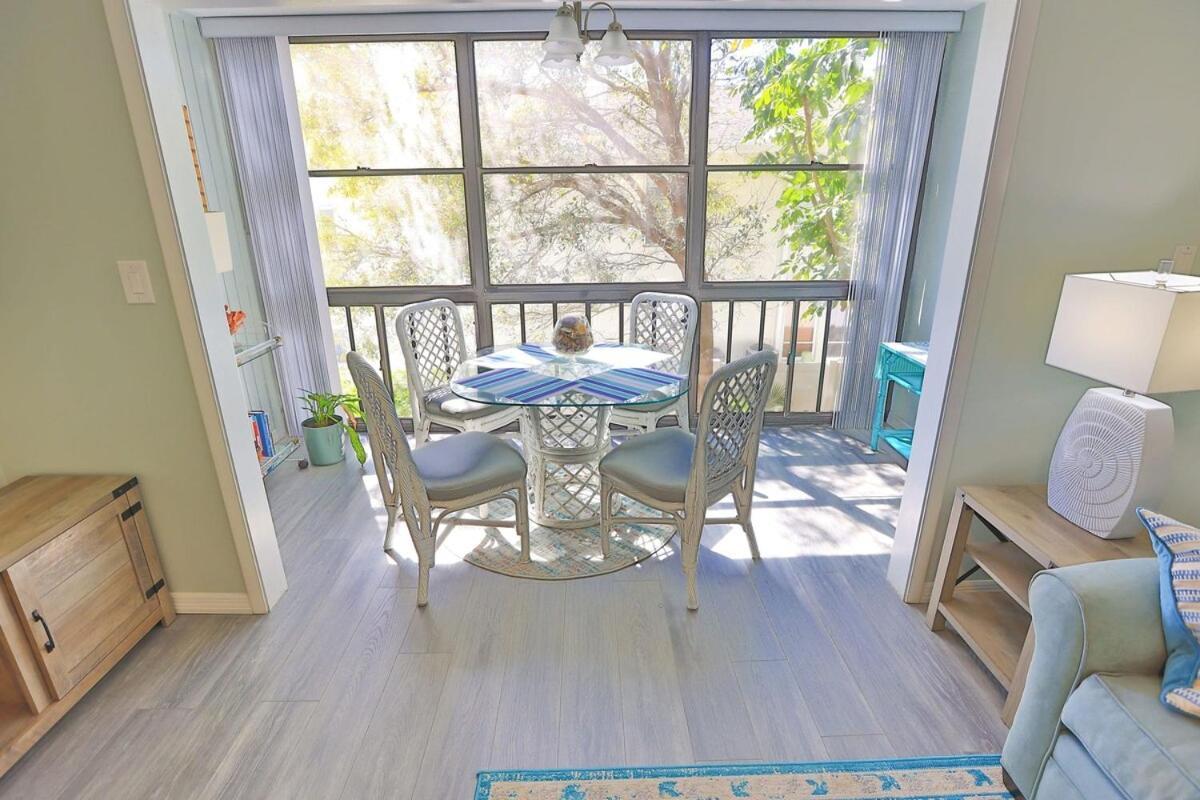 Updated Condo With Pool, Walk To Crescent Beach & Restaurants! Sarasota Exteriör bild