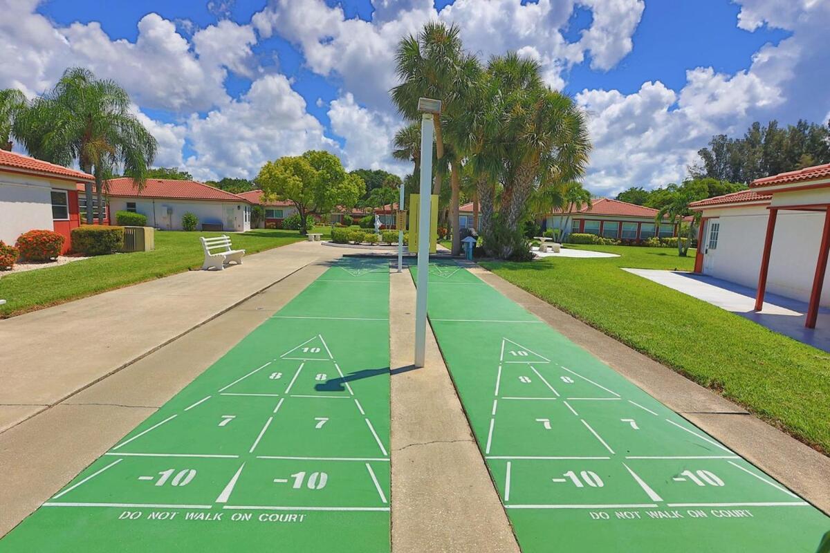 Updated Condo With Pool, Walk To Crescent Beach & Restaurants! Sarasota Exteriör bild